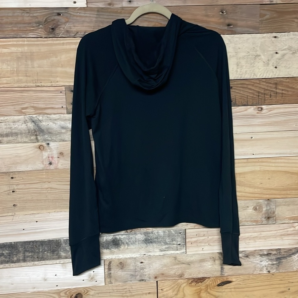 Reebok size small black long sleeve hooded shirt - Picture 7 of 8